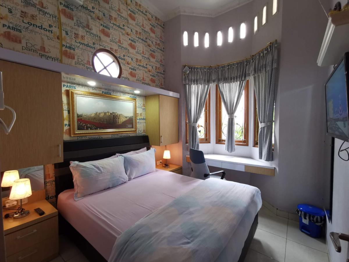 Nariska Suite Homestay Yogyakarta Exterior photo