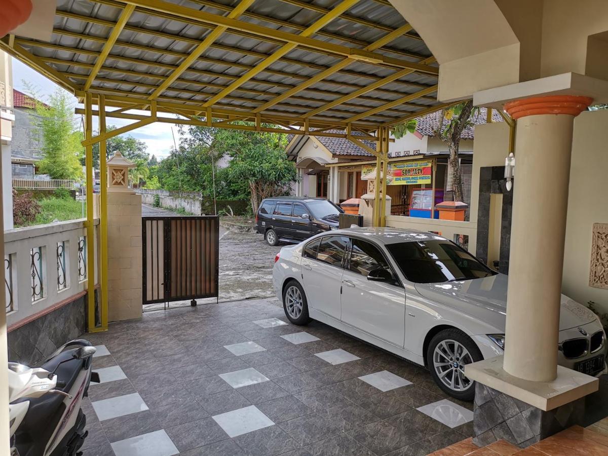 Nariska Suite Homestay Yogyakarta Exterior photo